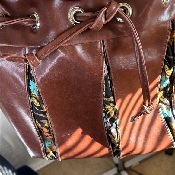 CRYSTALYN KAE SOIRREE BROWN DRAWSTRING TOTE WITH FABRIC INSERTS MADE IN USA - Picture 3 of 16